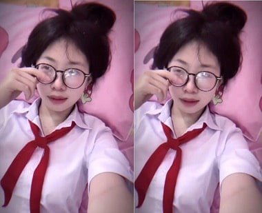 Nhận biết lồn dâm qua việc đeo khăn quàng đỏ